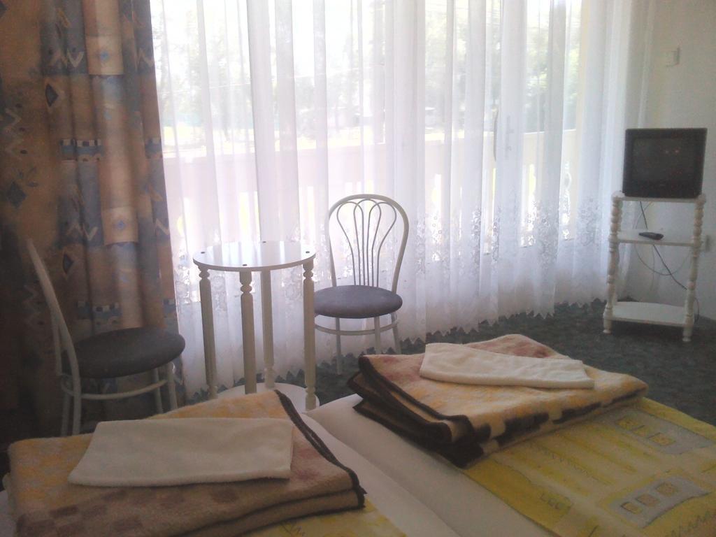 Napfeny Apartment Keszthely Ruang foto